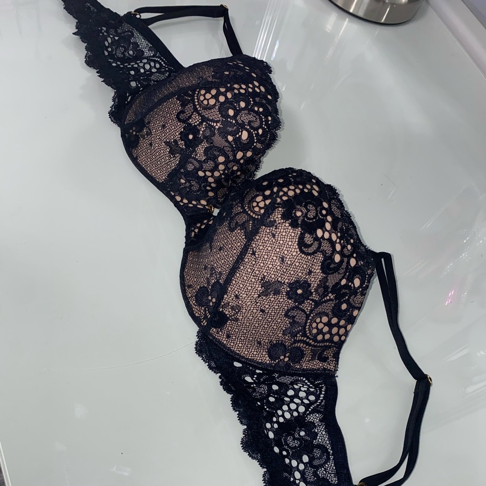 ✅NEW/Never worn- Blk & Tan VS padded demi bra 34D